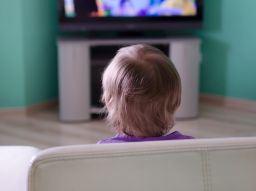 tv-la-sicurezza-dei-piu-piccoli-di-fronte-a-essa